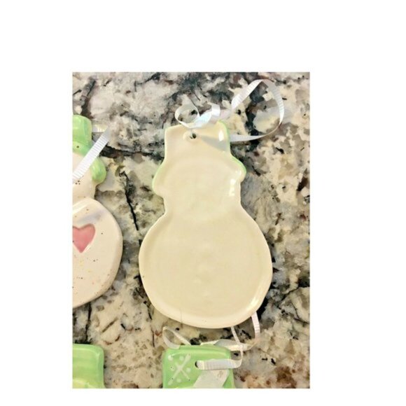 Lot of 6 Hand-Painted Ceramic Christmas Ornaments Snowman wearing Tophat - Picture 3 of 3